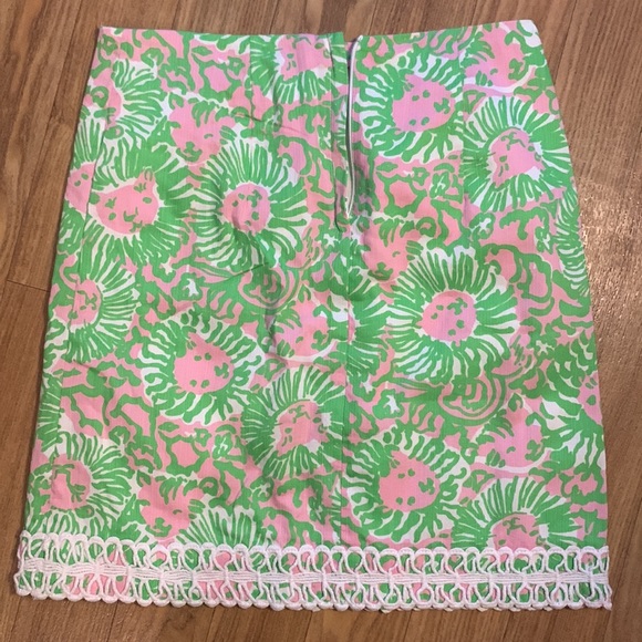 Lilly Pulitzer pencil skirt - Picture 2 of 4